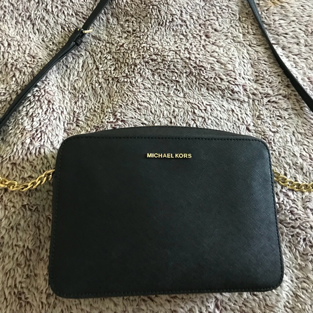 Michael Kors jet set crossbody